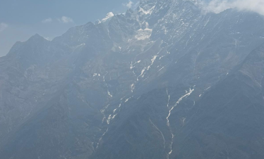 Everest trek photo
